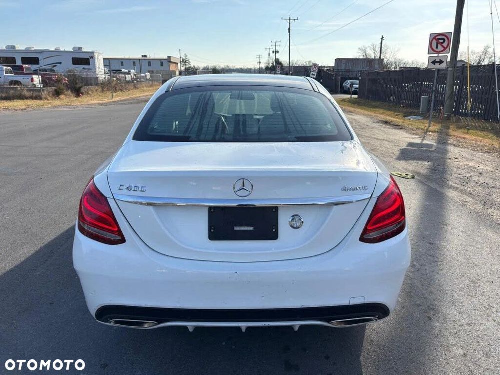 Mercedes-Benz Klasa C 300 7G-TRONIC - 4