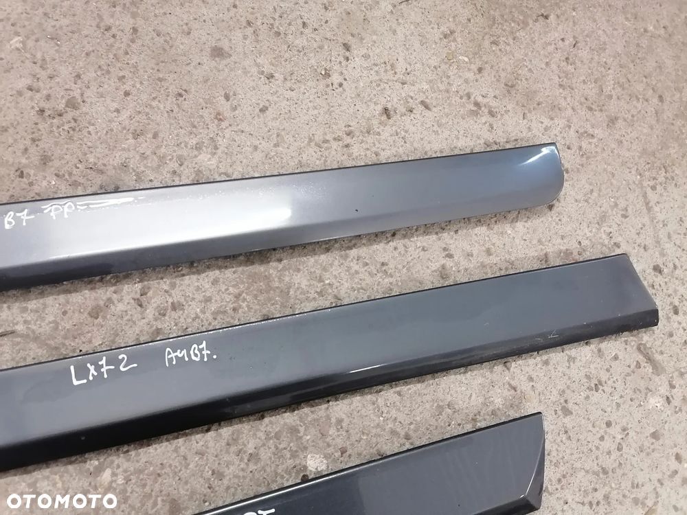 Listwa Dolna Drzwi LX7Z Lewa/Prawa Przód Audi A4 B7 - 4