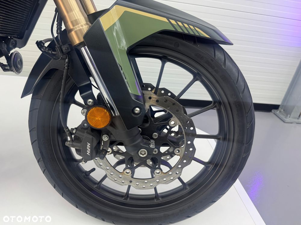 Honda CB - 23