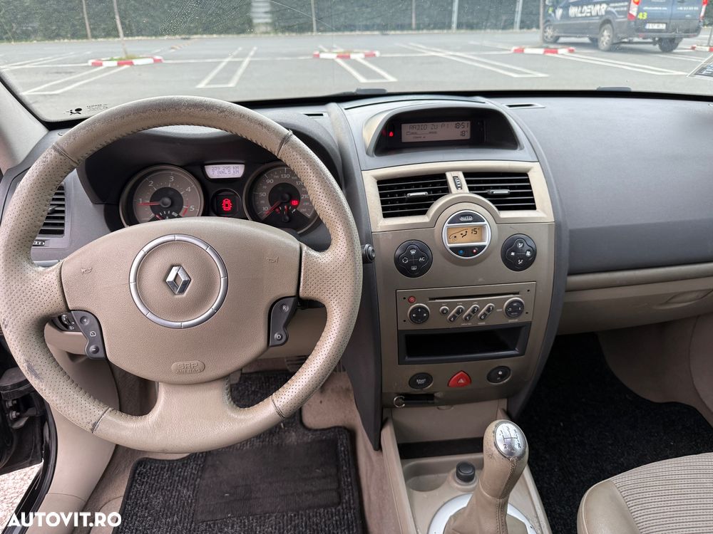 Renault Megane 1.5 dCi Authentique - 10