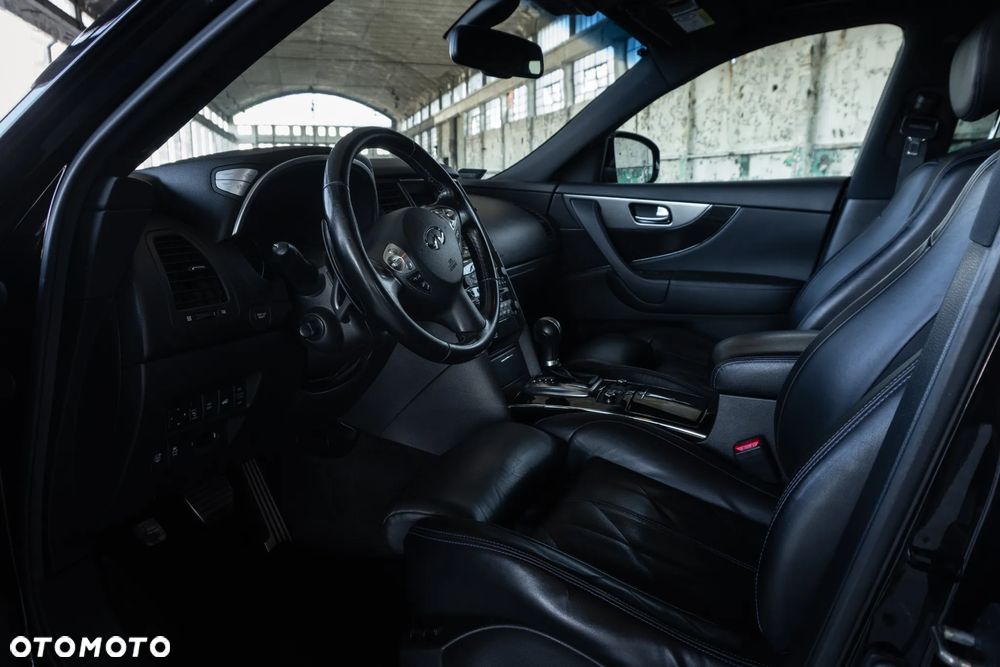 Infiniti QX70 - 22