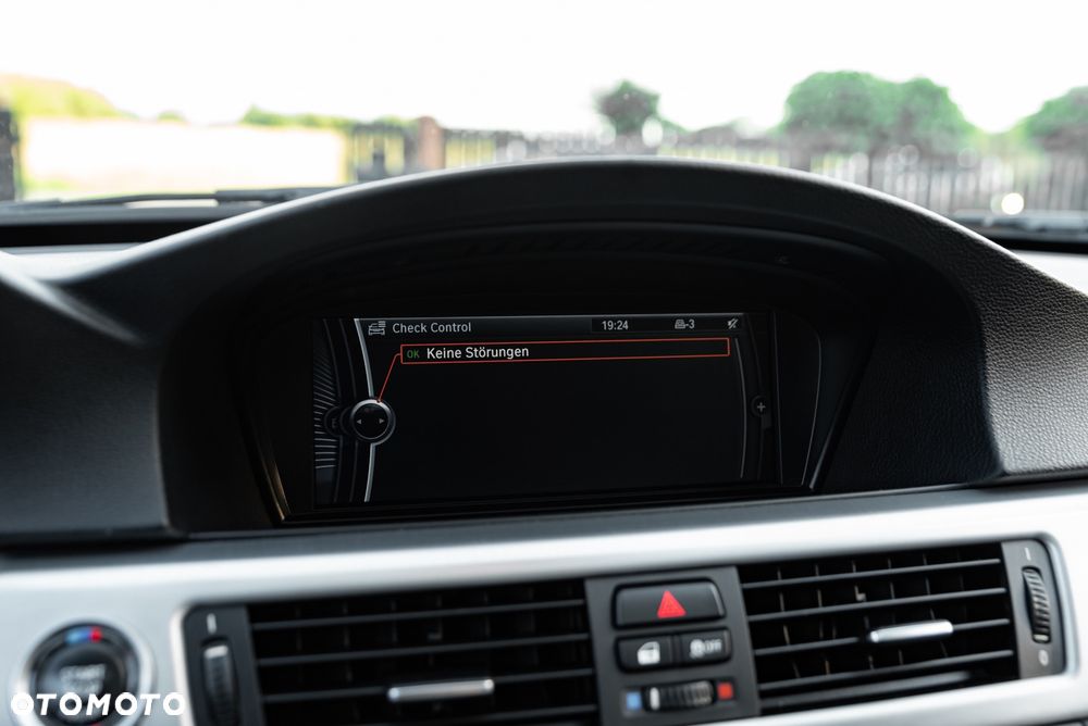 BMW Seria 3 320d xDrive - 36