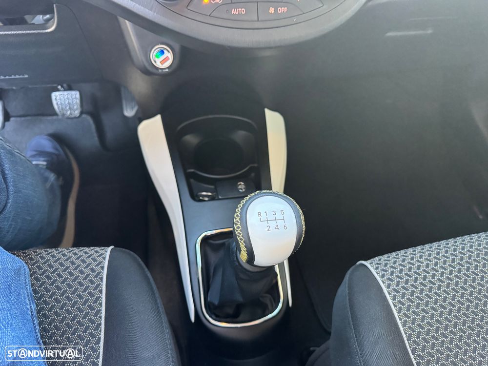 Toyota Yaris 1.4 D-4D Sport+P.Techno +Navi - 11