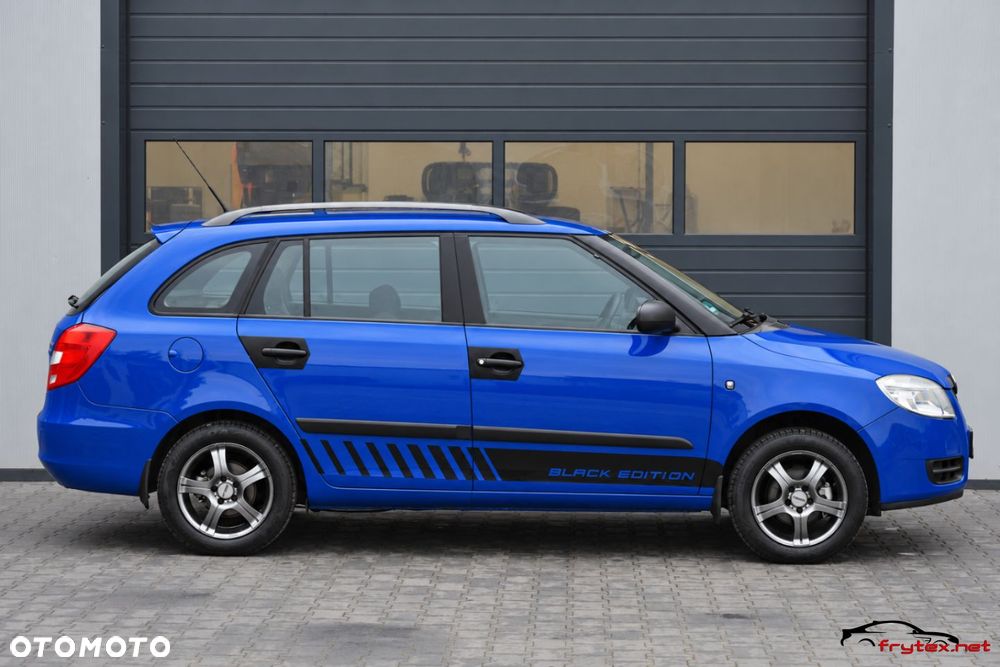 Skoda Fabia 2010 photo 4