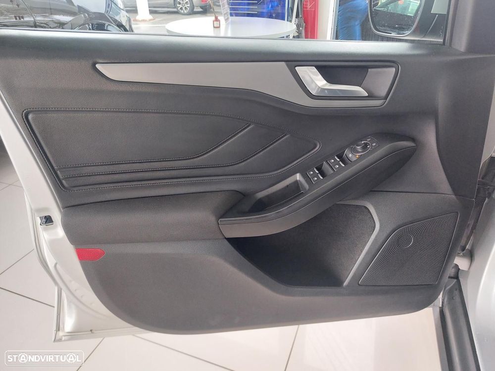 Ford Focus SW 1.0 EcoBoost Connected - 17
