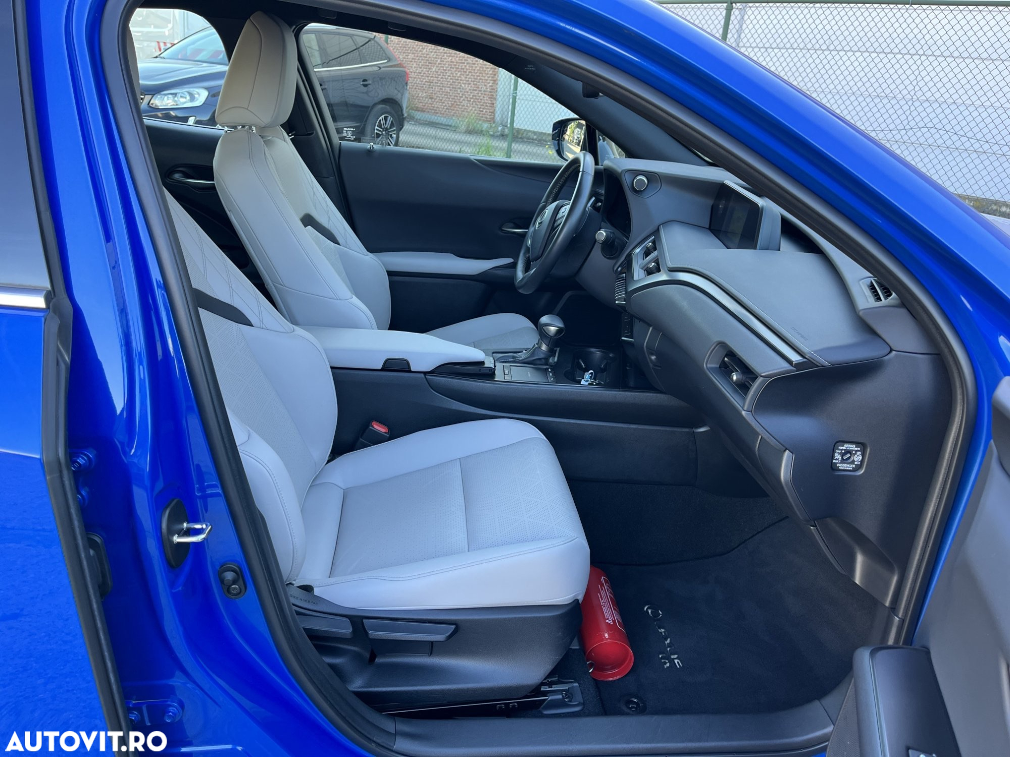 Lexus UX 250h 2.0L HEV 20H- (178 HP) 4X4 CVT Luxury - 12