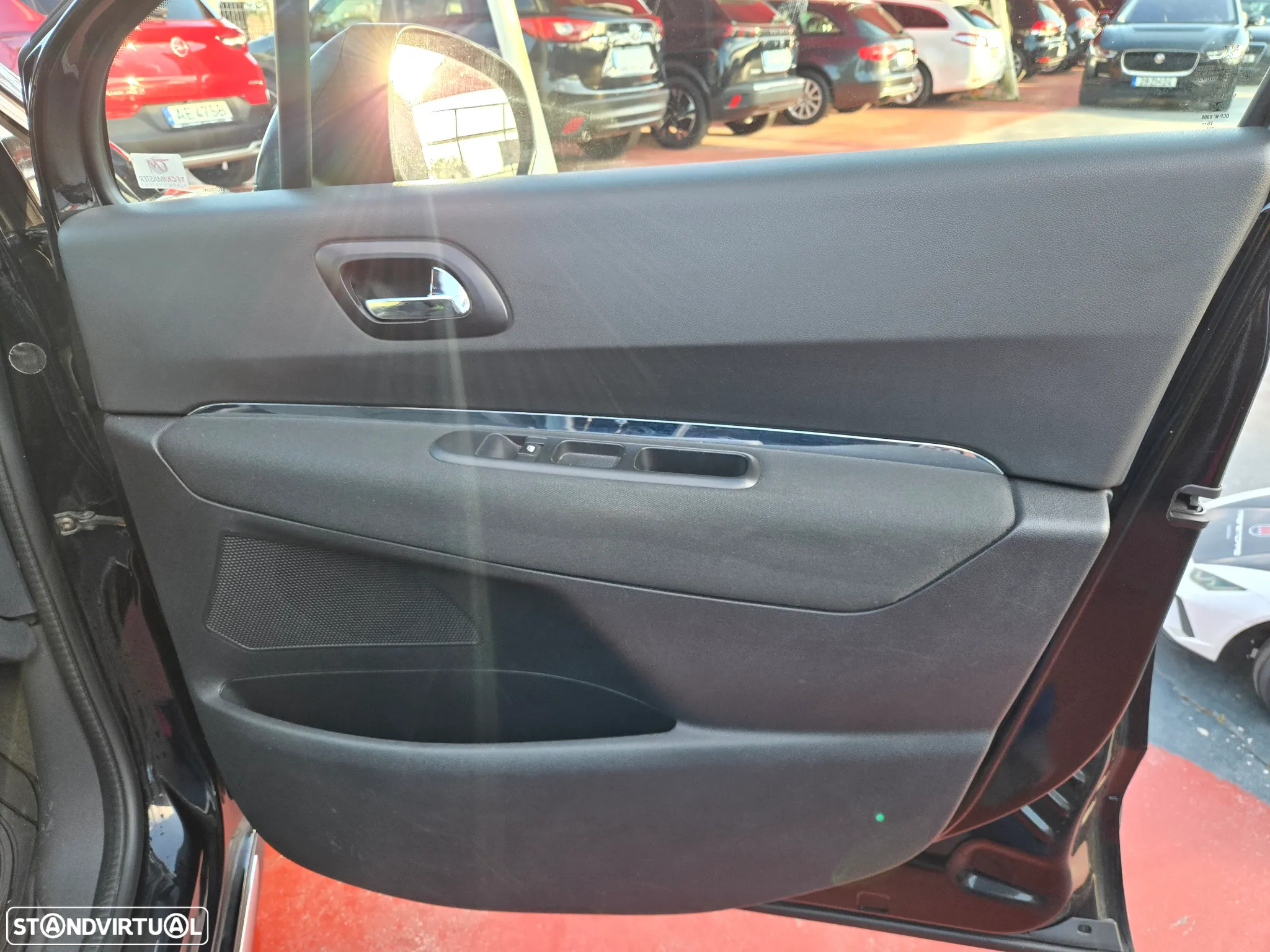 Peugeot 3008 1.6 BlueHDi Style EAT6 - 7