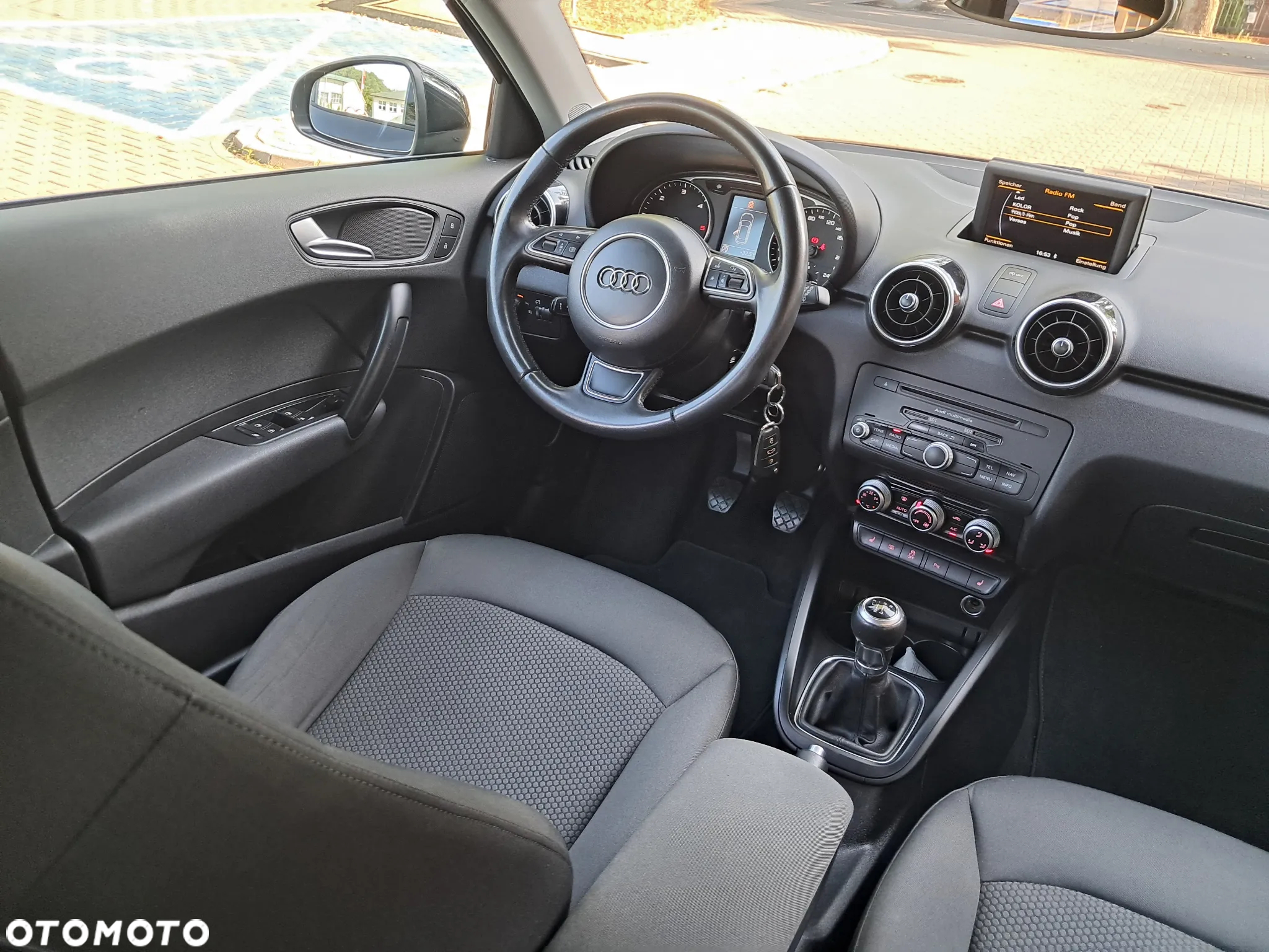 Audi A1 Sportback 1.6 TDI S line Sportpaket - 16