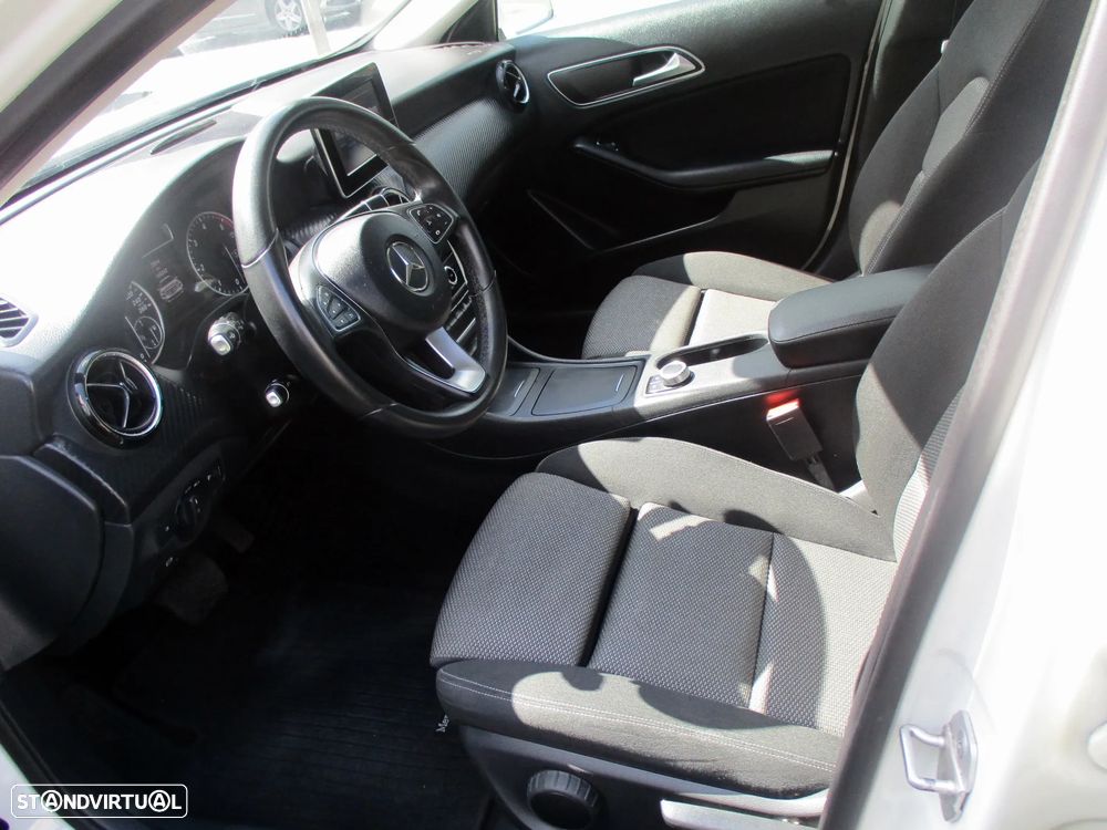 Mercedes-Benz GLA 180 d 7G-DCT Style - 8
