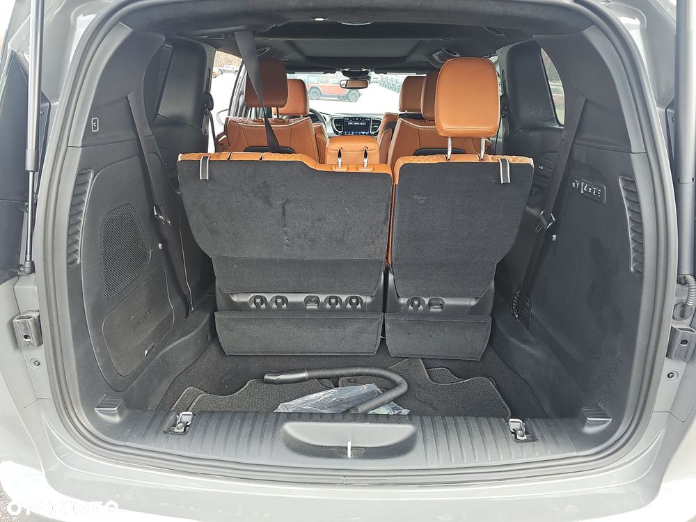 Chrysler Pacifica - 15