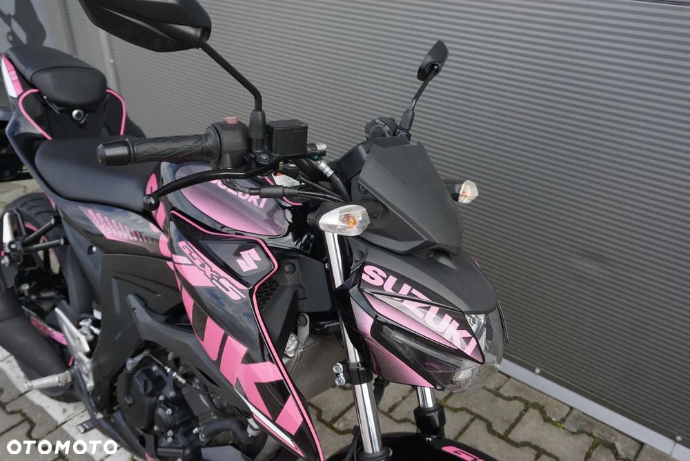 Suzuki GSX - 8