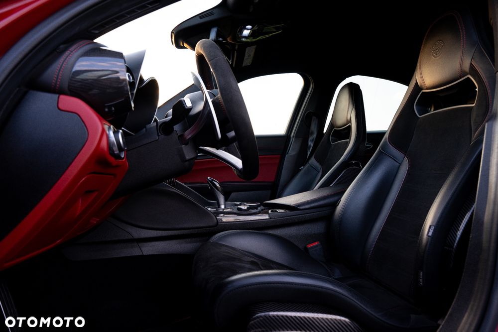 Alfa Romeo Giulia 2.9 Bi Turbo V6 Quadrifoglio - 22