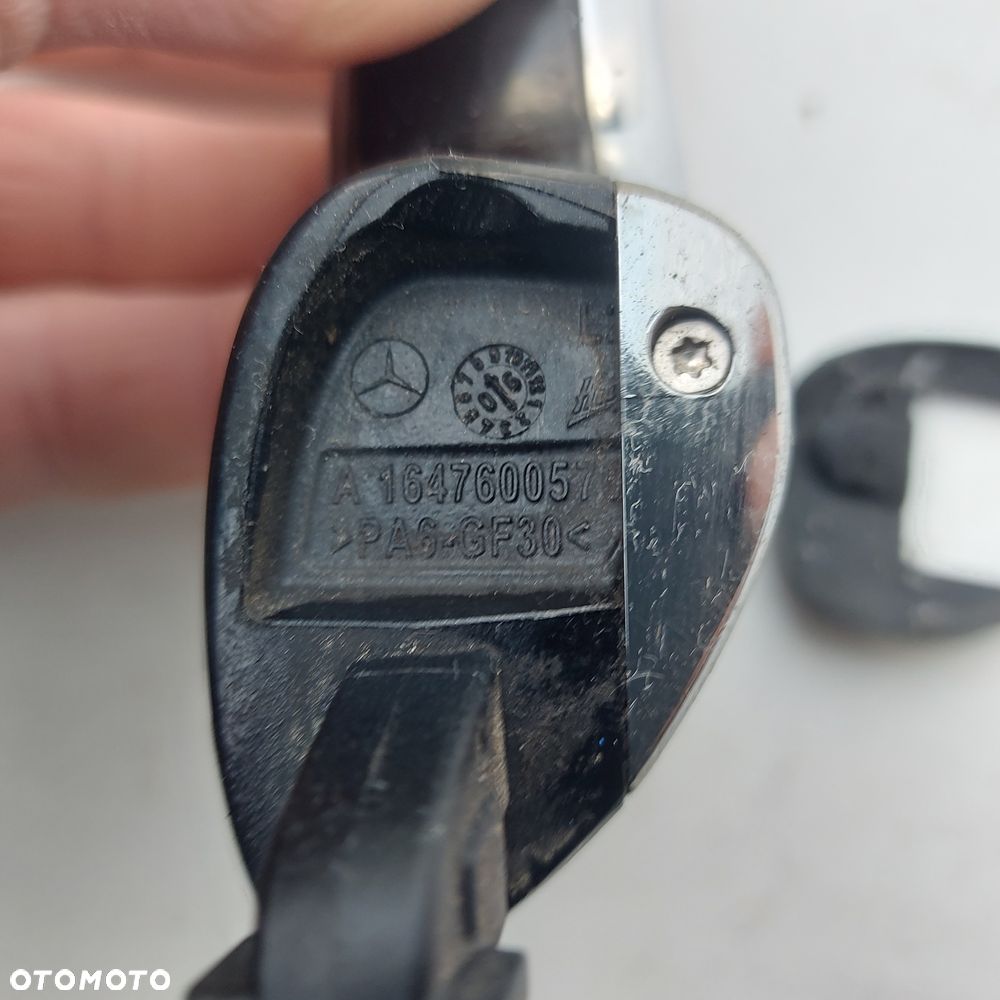 KLAMKA DRZWI TYL TYLNYCH LEWYCH 197 LAK CHROM MERCEDES ML W164 ORYGINAL DEMONTAZ 1647600057 - 2