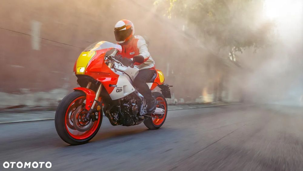 Yamaha XSR - 15