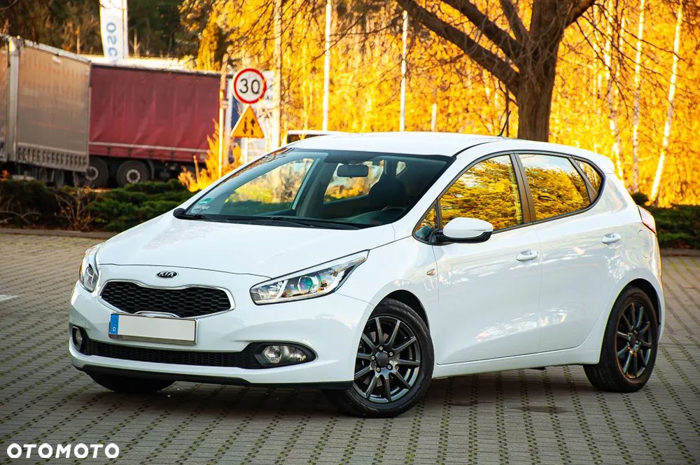 Kia Ceed 1.6 GDI Platinum Edition - 32