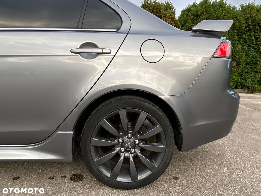 Mitsubishi Lancer - 2