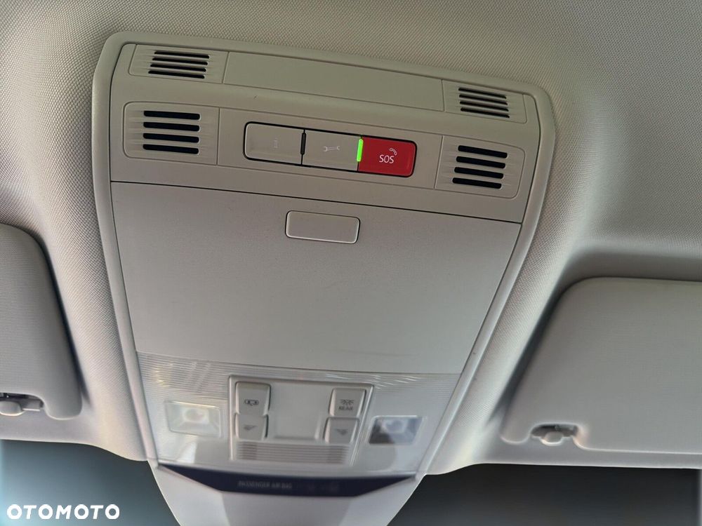 Volkswagen Passat - 36