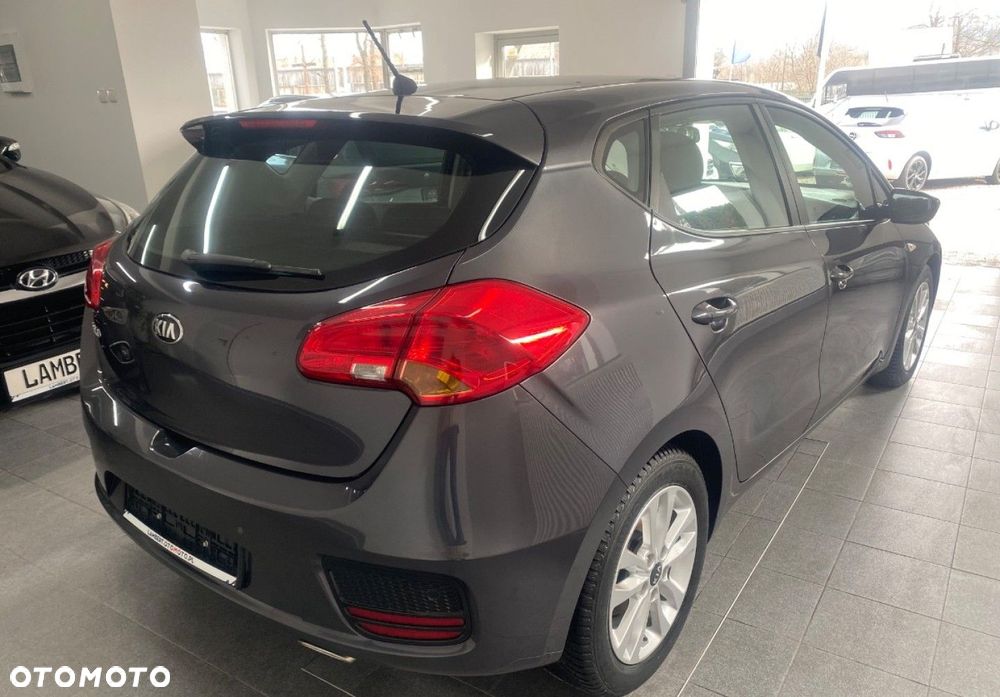 Kia Ceed - 4