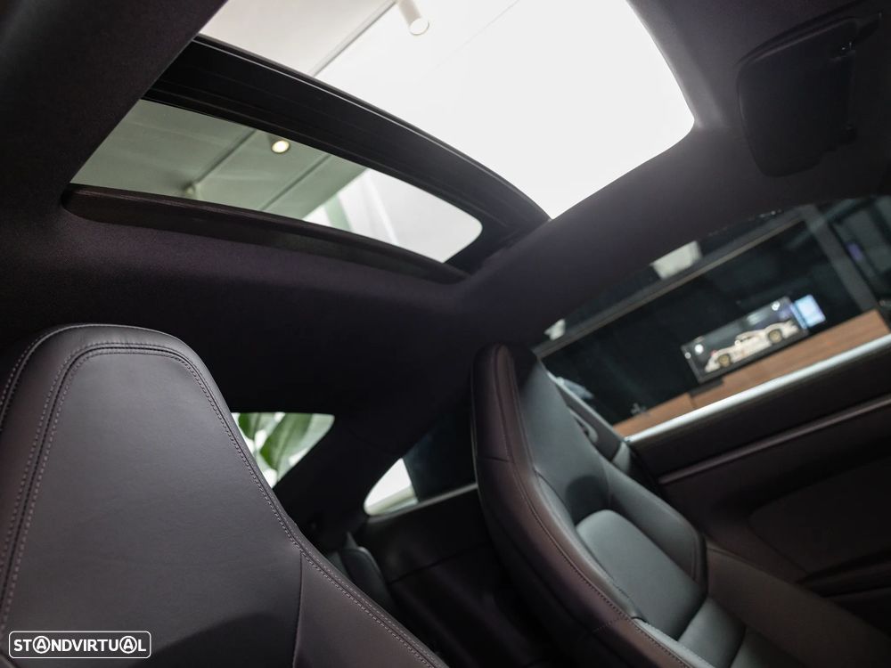 Porsche 911 (992) Carrera S - 32