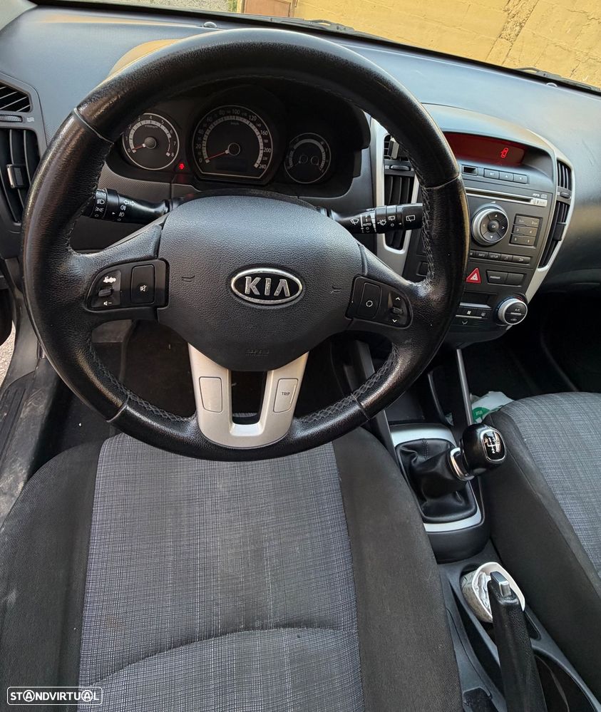 Kia Ceed SW 1.4 CVVT LX ISG - 4