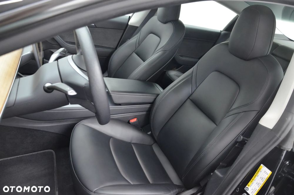 Tesla Model 3 Standard Reichweite Plus Hinterradantrieb - 12