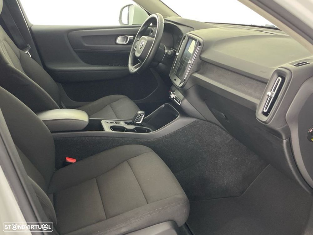 Volvo XC 40 2.0 D3 Momentum Plus Geartronic - 21