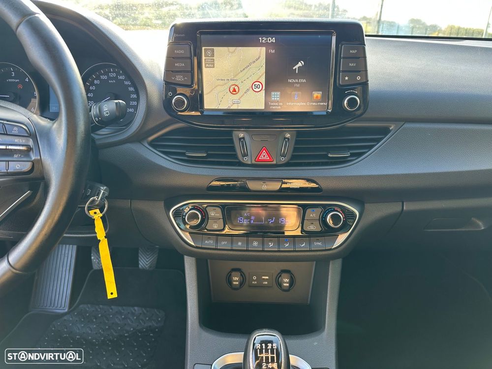 Hyundai i30 SW 1.6 CRDi Style+Navi - 11