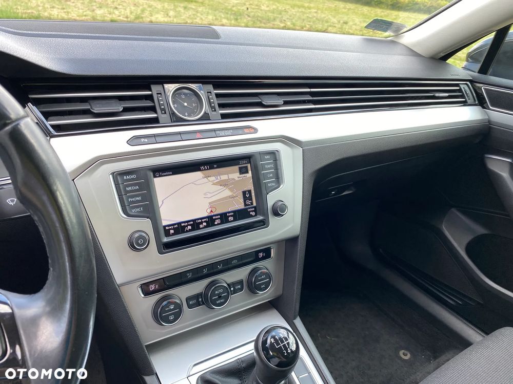 Volkswagen Passat - 15
