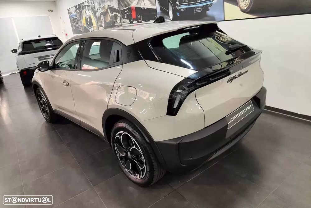 Alfa Romeo Junior Elletrica 50 kWh Launch Edition - 23