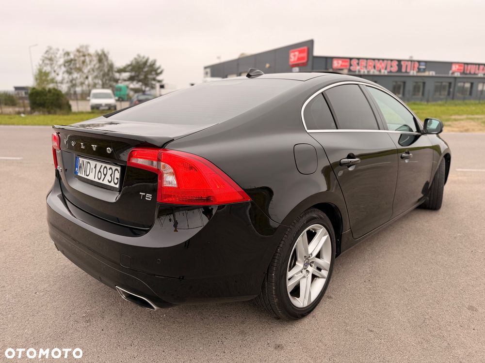 Volvo S60 2016 photo 2