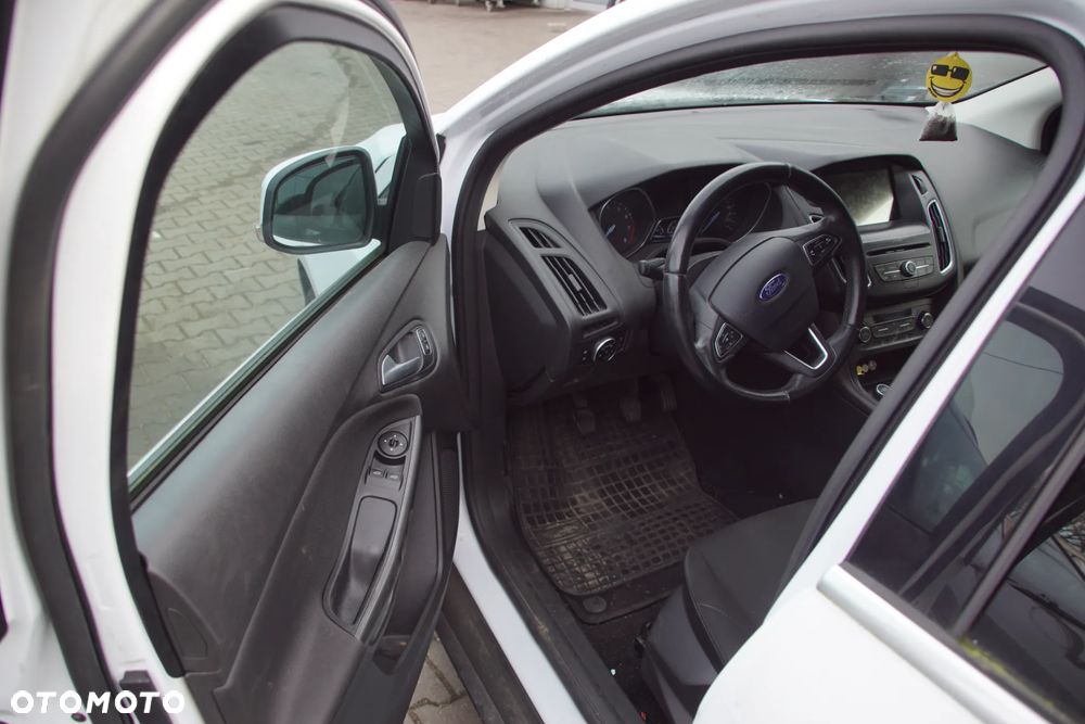 Auto na części - Ford Focus MK3 Lift 1.0 EcoBoost 125 KM M1DA CV6R-7002-PG 7VTA 2017R Silnik Skrzynia Drzwi Maska Błotnik Klapa Zderzak Lampa Lusterko Szyba Deska Kokpit Sterownik Moduł Czujnik Licznik Wyświetlacz Kierownica Panel - 9