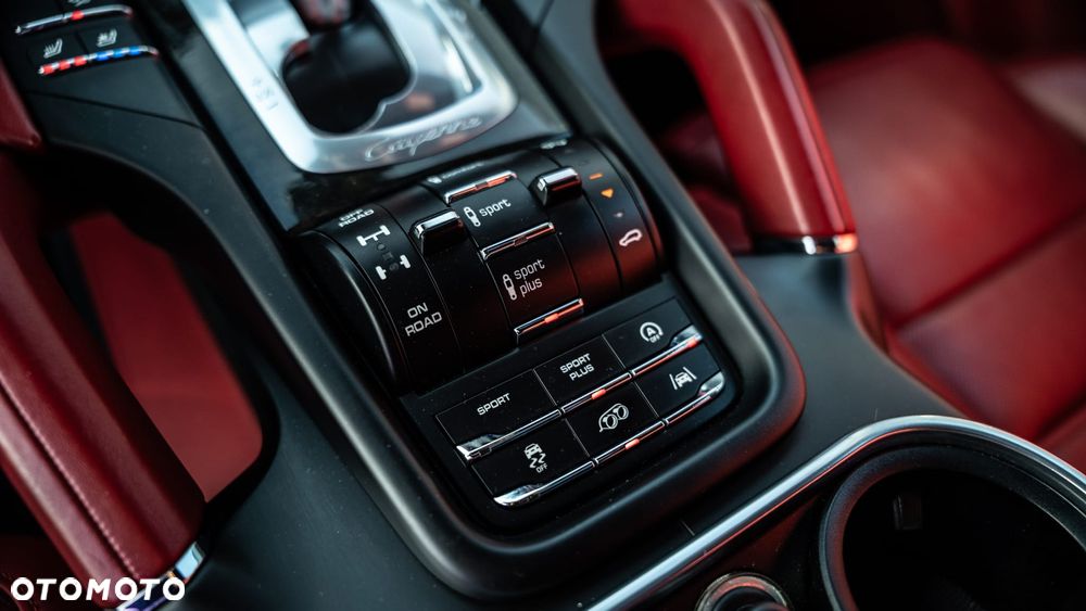 Porsche Cayenne GTS Tiptronic S - 23