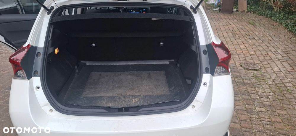 Toyota Auris - 4