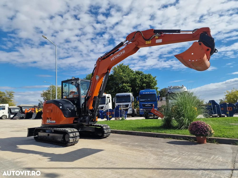 Hitachi ZX65-6, 2023, 1.208h, Masa operationoala 6,5t, lamaAd sapare 5m, CUPLA RAPIDA HIDRAULICA +3 CUPE NOI, senile cauciuc PAD 90% ok, Inst picon, Aer conditionat, Sistem antifurt, Ridica 3t, posibilitate leasing 4 ani, STARE CA NOU-PROMOTIE 55.900 EUR+Tva - 4