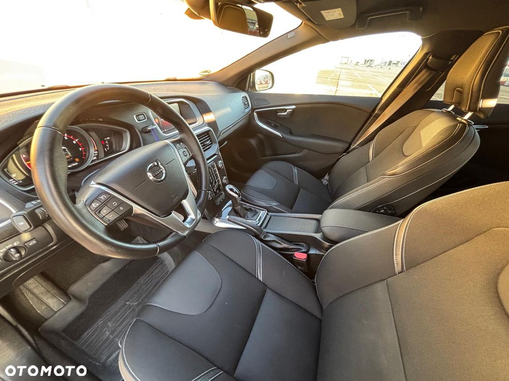 Volvo V40 T3 Drive-E Momentum - 15