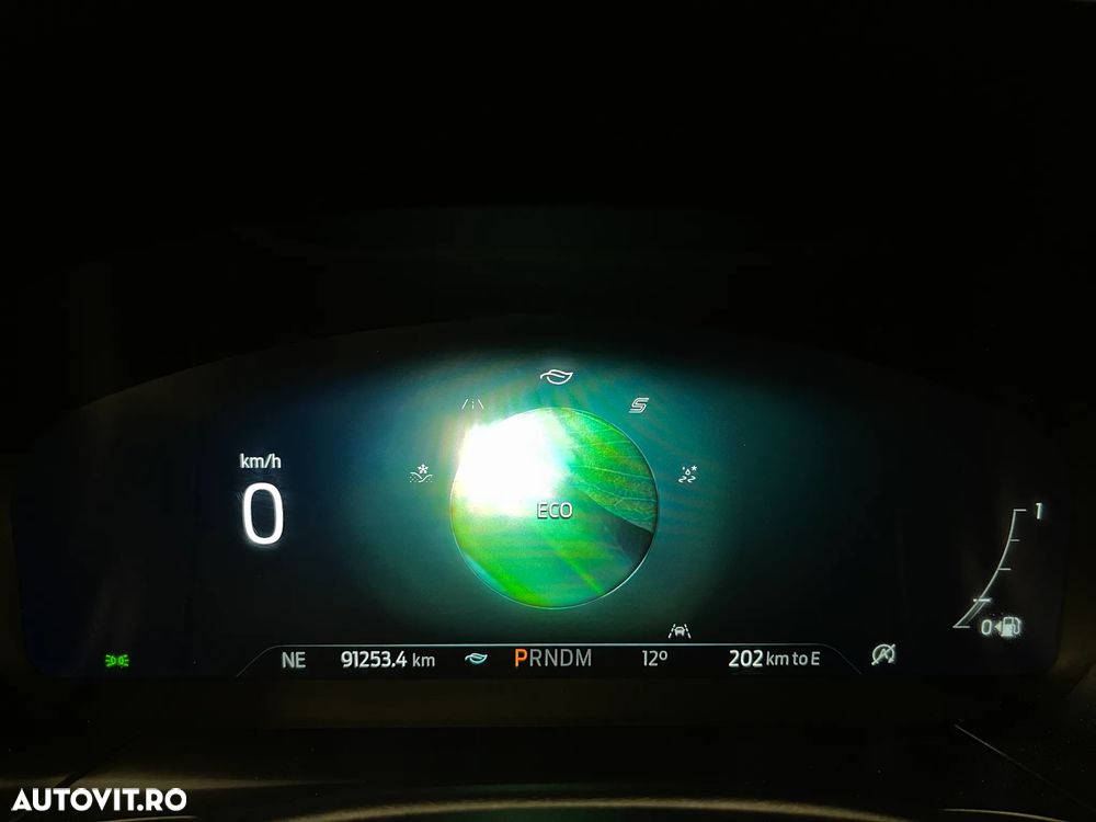 Ford Kuga 2.0 EcoBlue A8 AWD ST Line X - 29