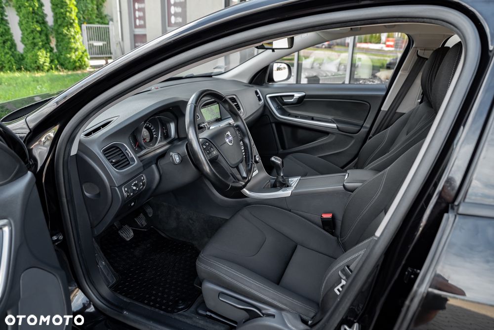Volvo V60 D3 Linje Business - 16