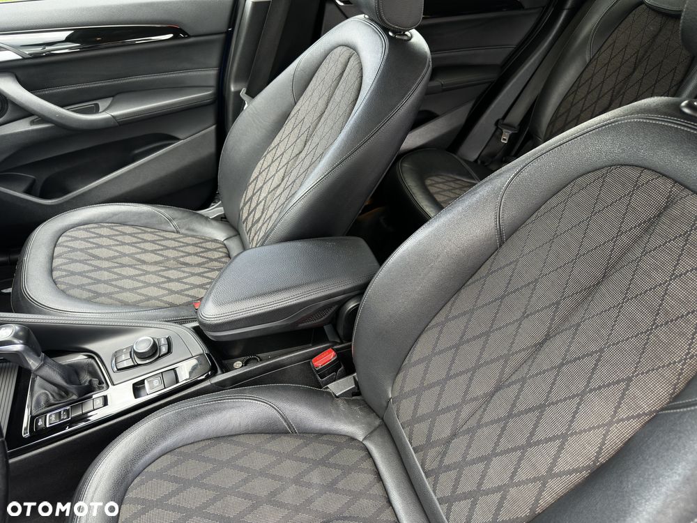 BMW X1 xDrive18d - 12