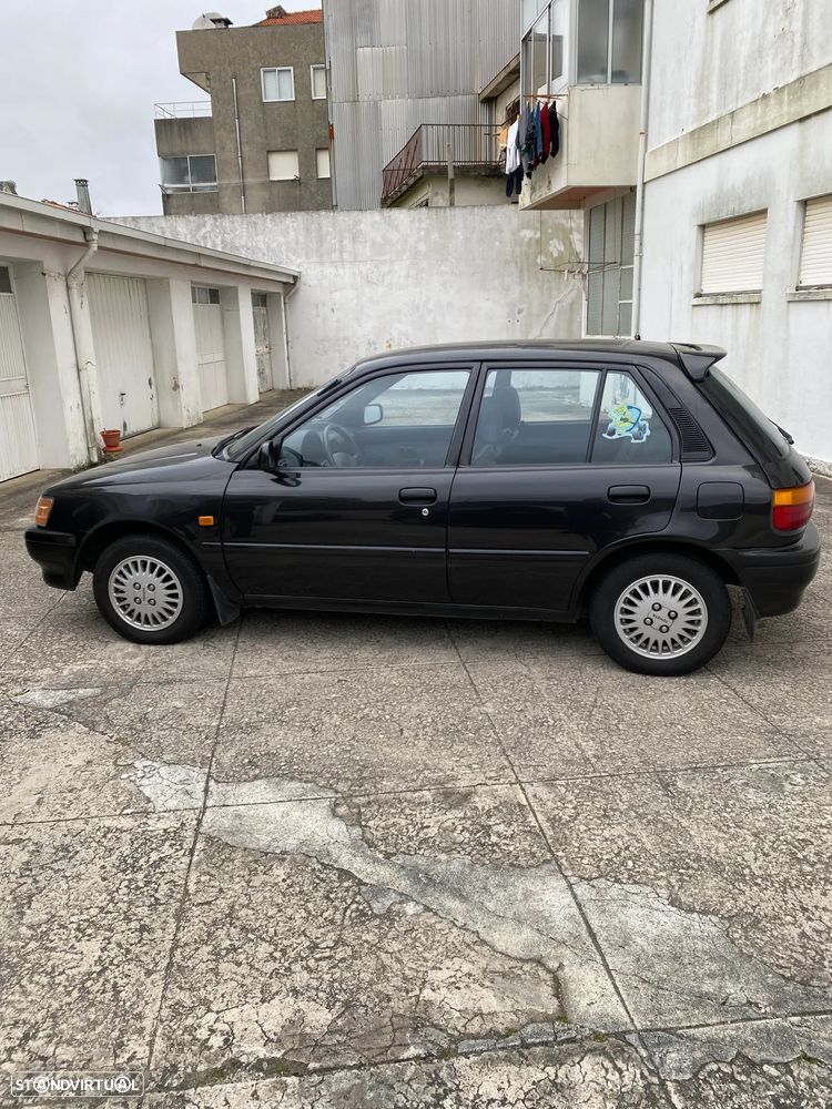 Toyota Starlet 1.3 iS - 1