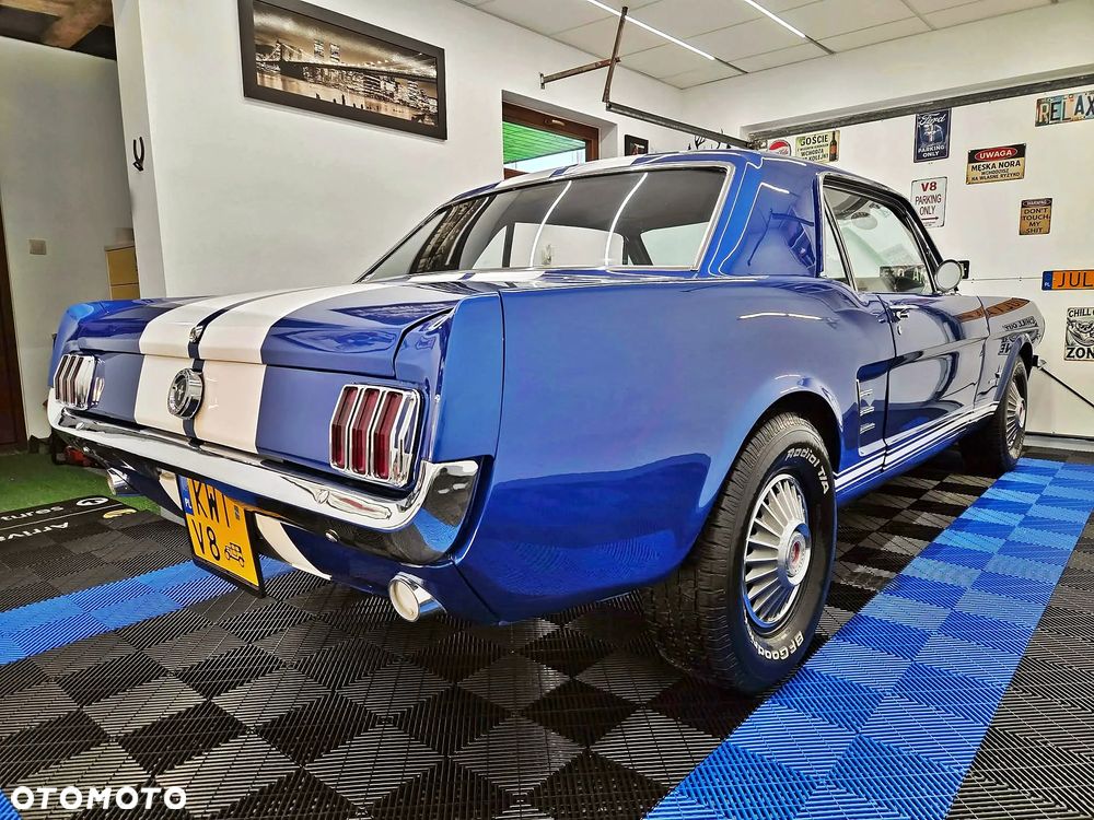Ford Mustang - 21