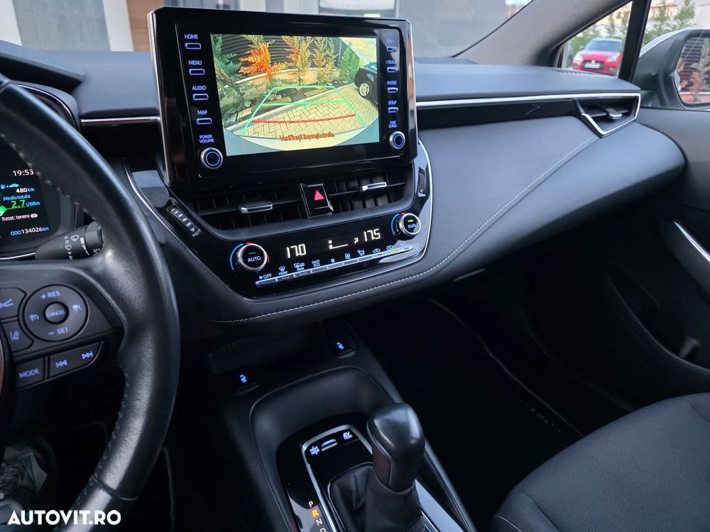 Toyota Corolla 1.8 Business Edition - 31