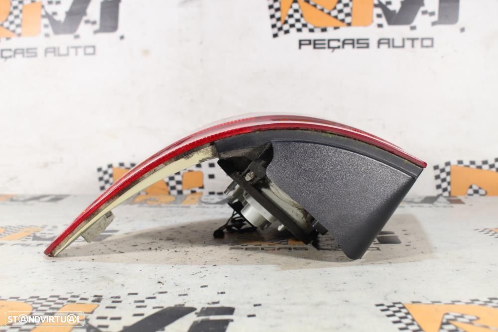 Ótica / Farol Esquerdo Mercedes-Benz B-Class (W245)  A1698202564 / A 1 - 5