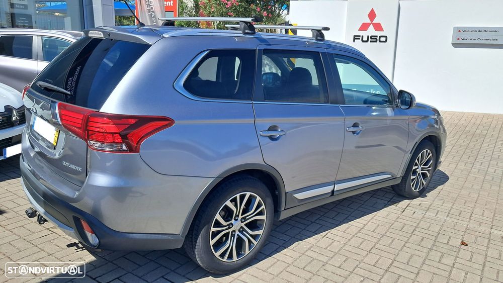 Mitsubishi Outlander 2.2 DI-D Instyle Navi - 3