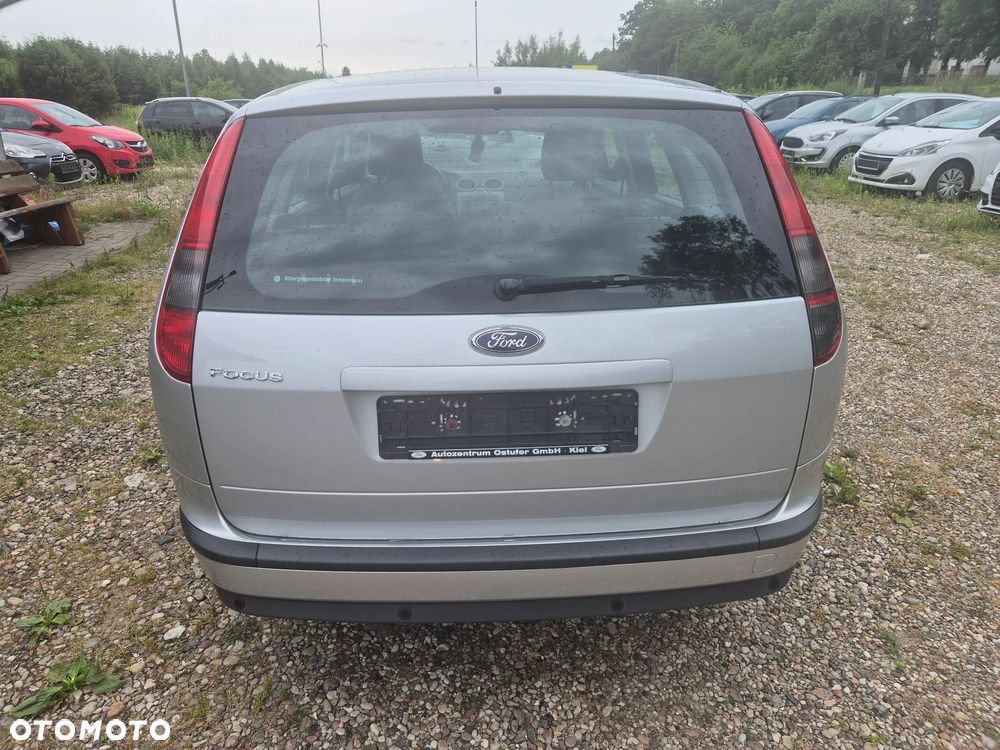 Ford Focus 1.6 16V Ambiente - 7