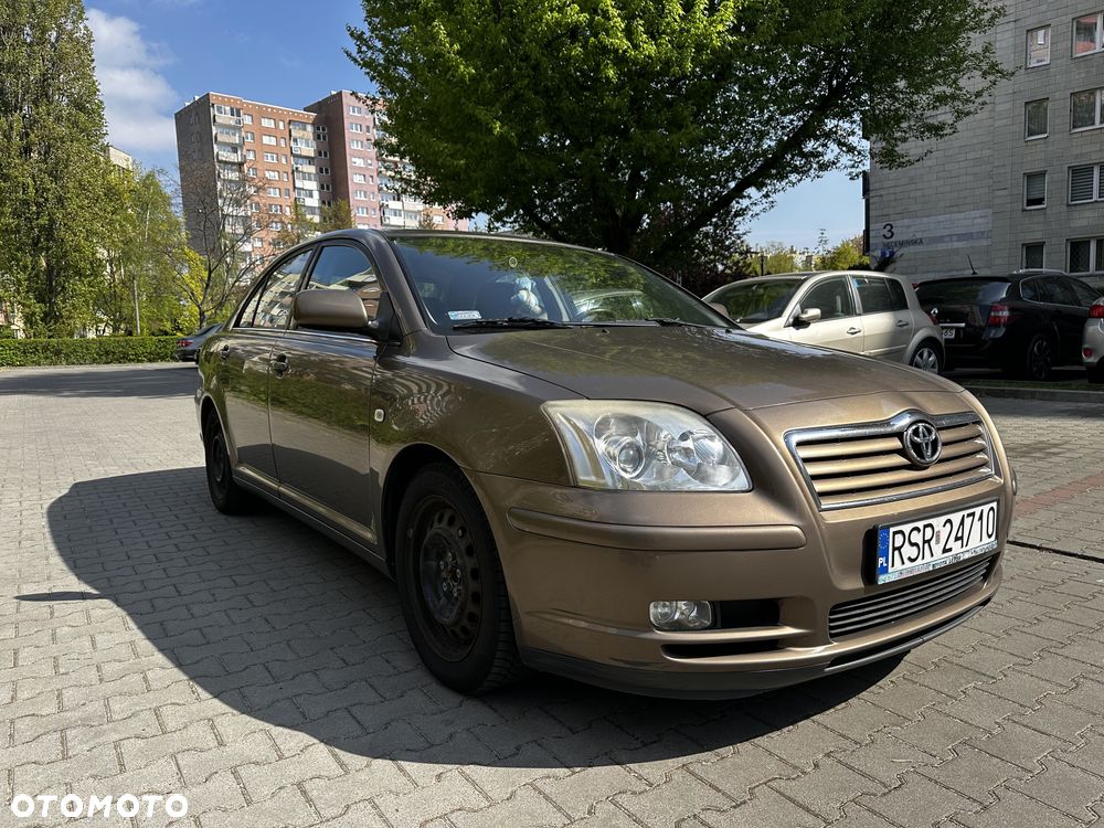 Toyota Avensis 1.8 VVT-i Sol - 2