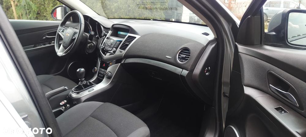 Chevrolet Cruze 1.8 LT - 15