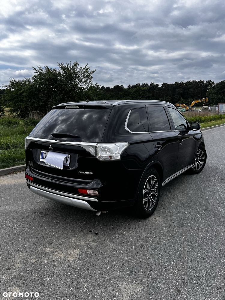 Mitsubishi Outlander - 3