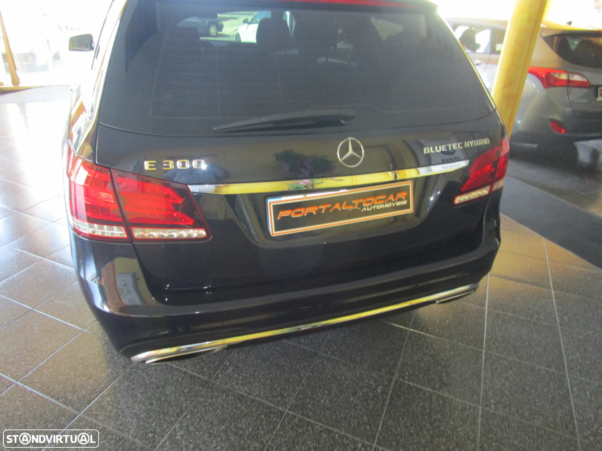 Mercedes-Benz E 300 Bluetec Hybrid Avantgarde - 9