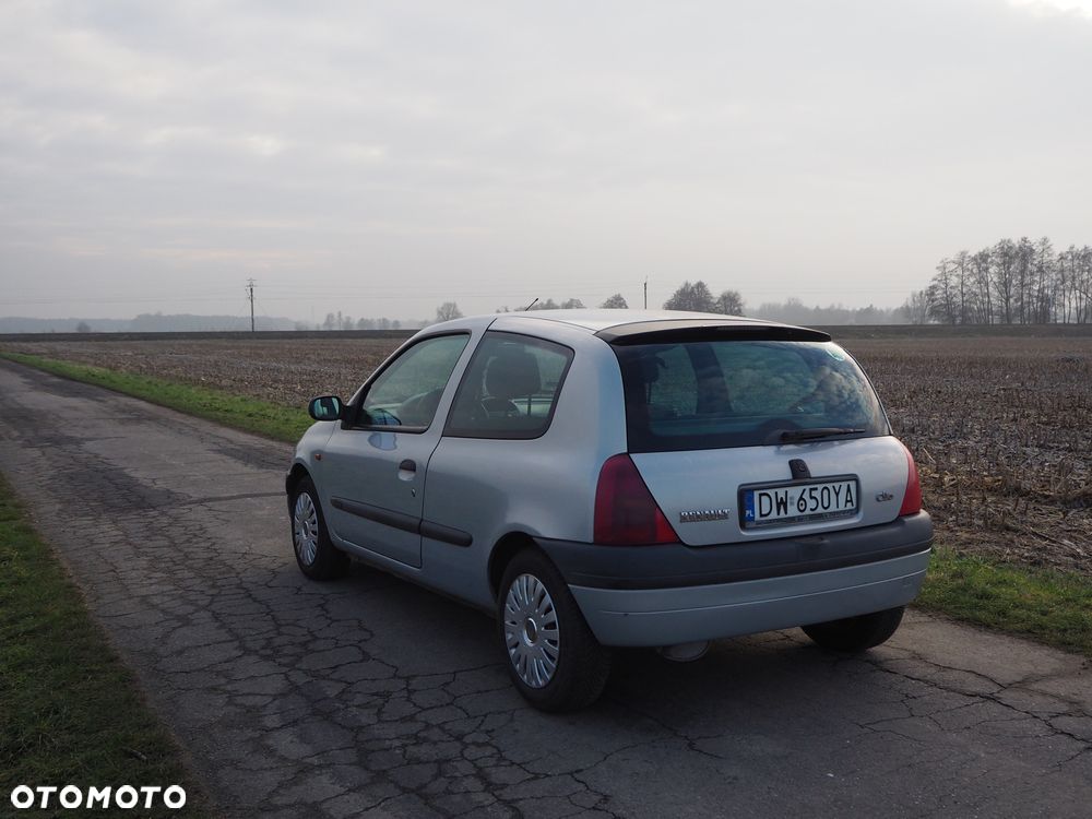 Renault Clio 1.4i RT - 2