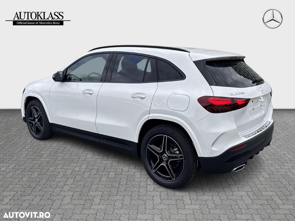 Mercedes-Benz GLA - 4